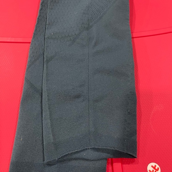 Lululemon dark green leggings - Picture 6 of 16